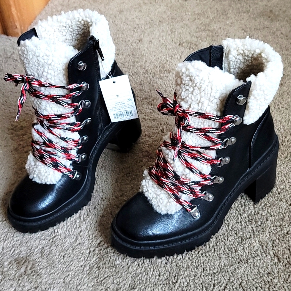 Universal Thread Combat Boots